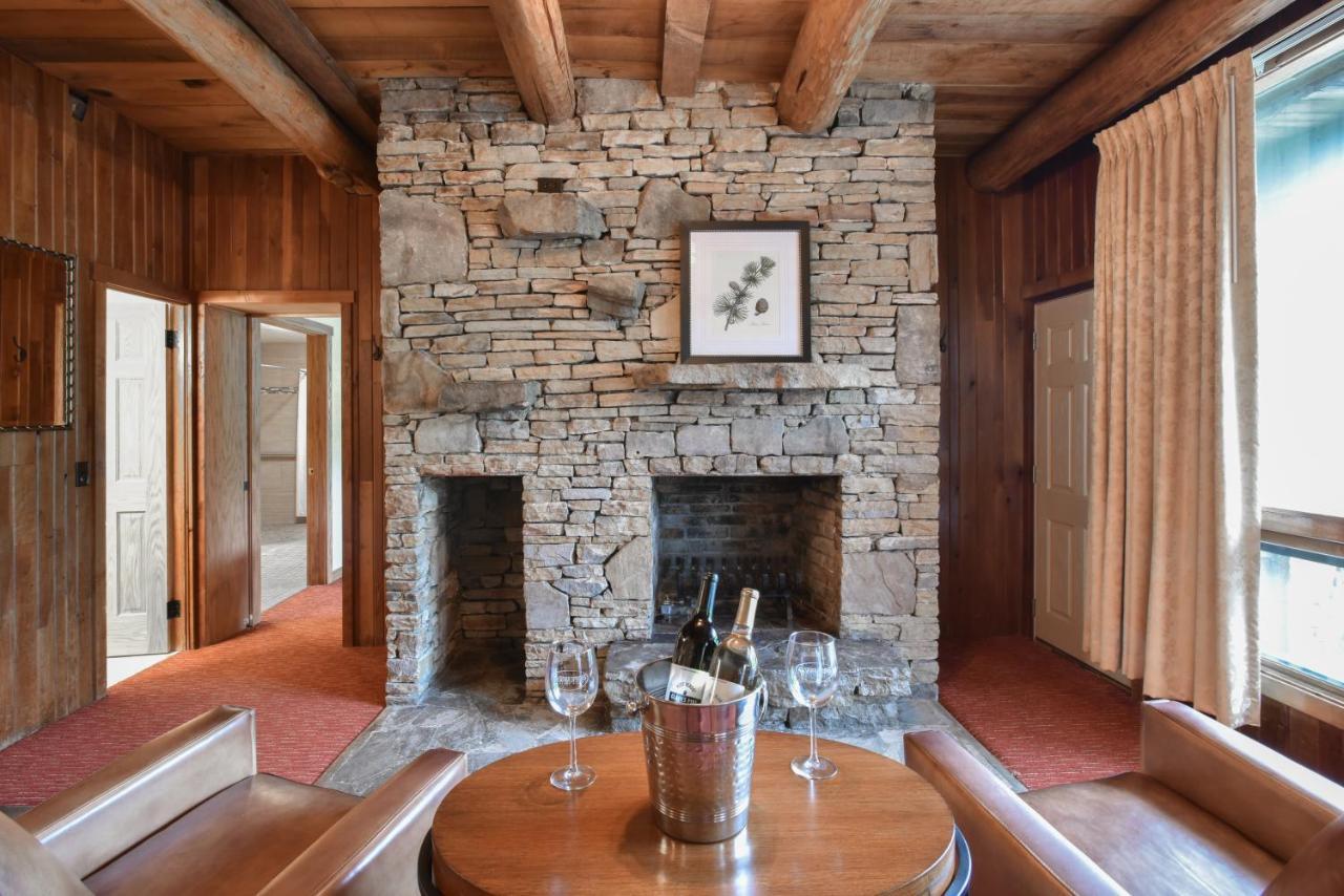 Slopeside Hotel By Seven Springs Resort Champion エクステリア 写真