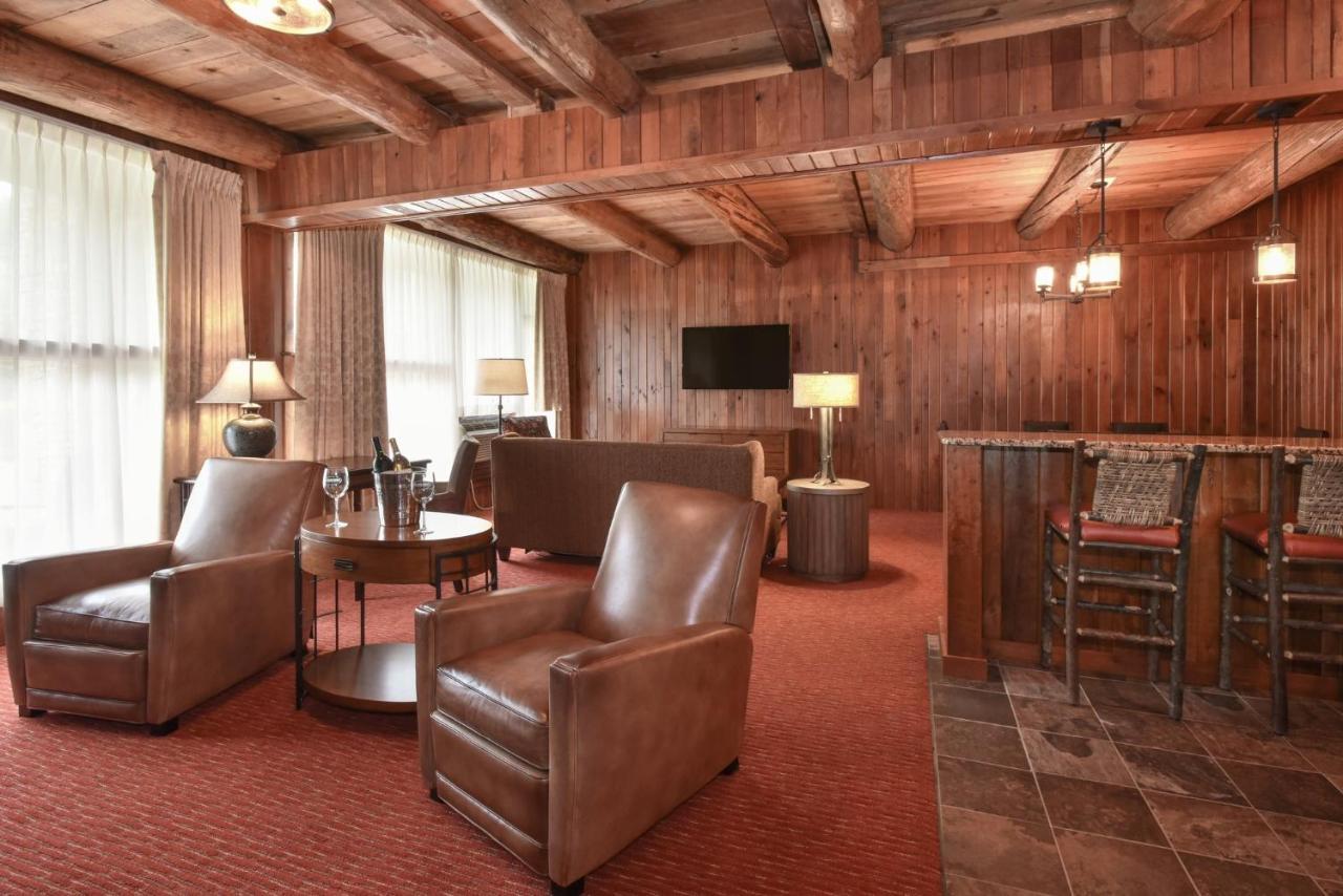Slopeside Hotel By Seven Springs Resort Champion エクステリア 写真