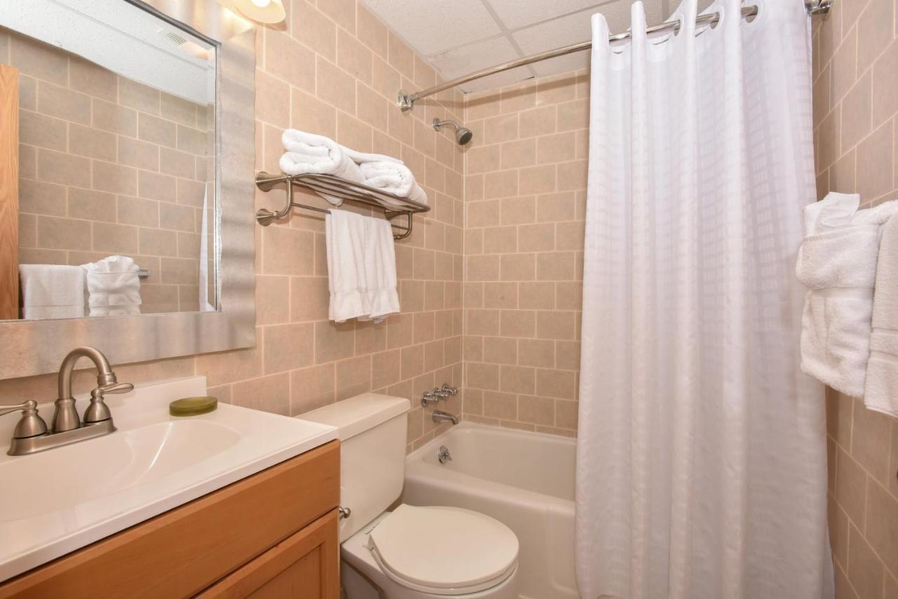 Slopeside Hotel By Seven Springs Resort Champion エクステリア 写真