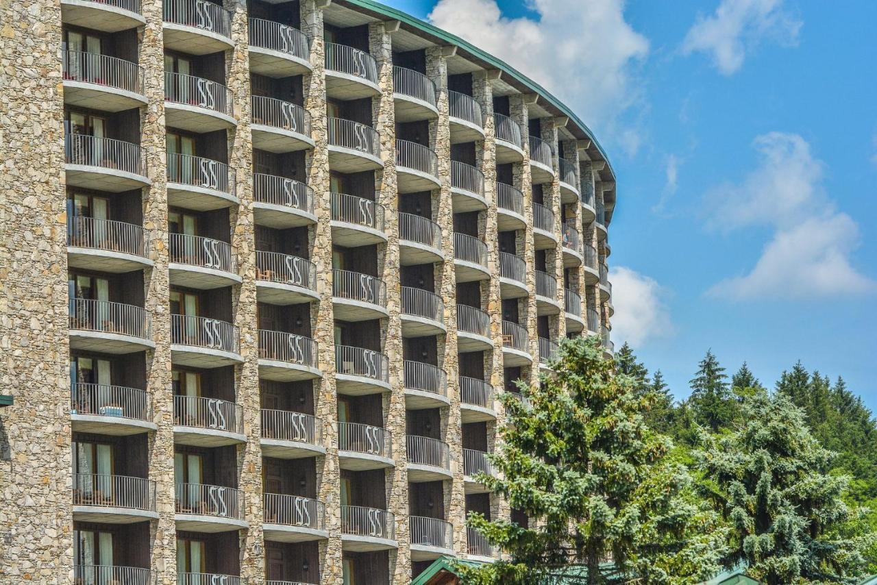 Slopeside Hotel By Seven Springs Resort Champion エクステリア 写真