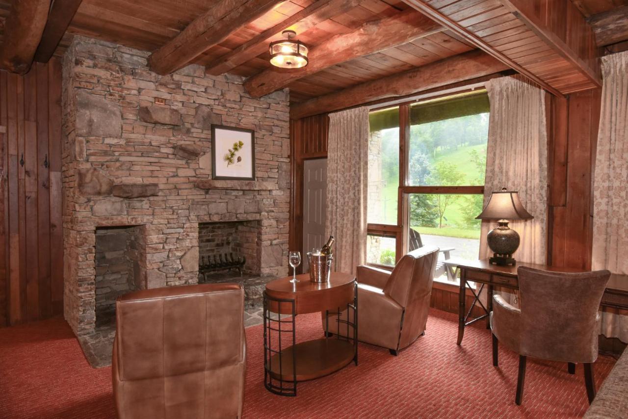 Slopeside Hotel By Seven Springs Resort Champion エクステリア 写真