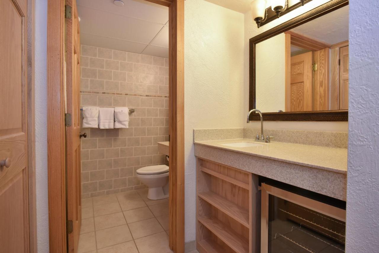 Slopeside Hotel By Seven Springs Resort Champion エクステリア 写真
