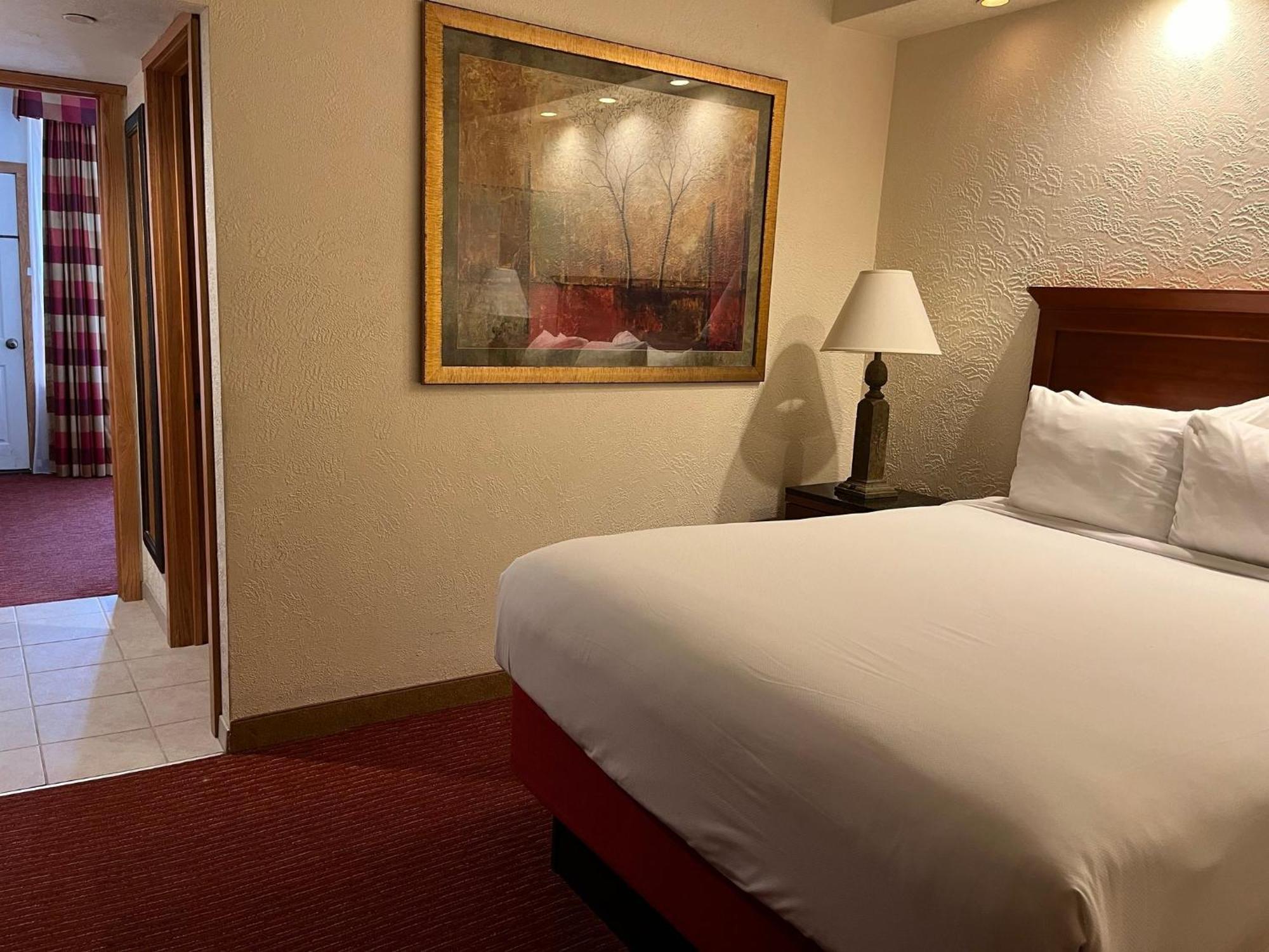 Slopeside Hotel By Seven Springs Resort Champion エクステリア 写真